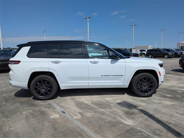 new 2025 Jeep Grand Cherokee L car, priced at $70,797
