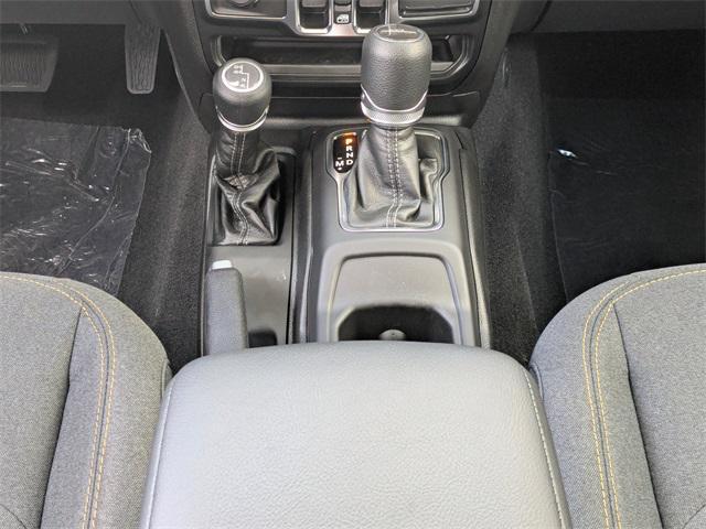 new 2025 Jeep Gladiator car, priced at $46,121