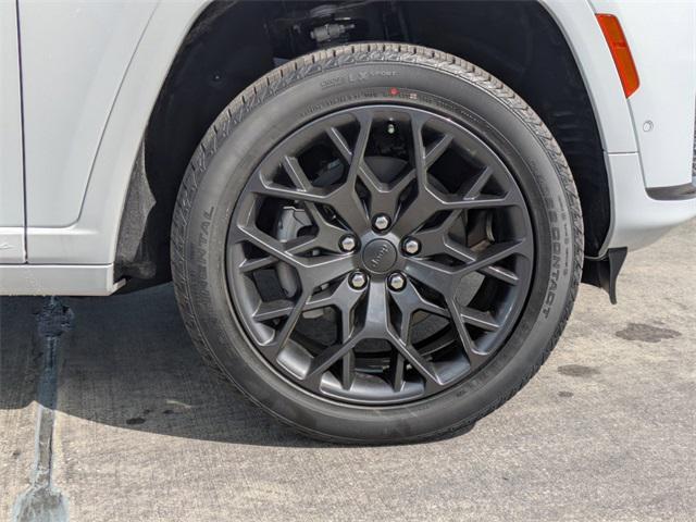 new 2025 Jeep Grand Cherokee L car, priced at $68,097