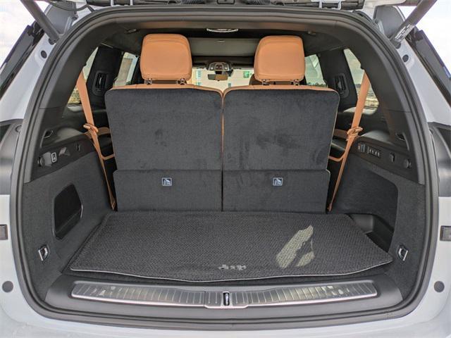 new 2025 Jeep Grand Cherokee L car, priced at $68,097