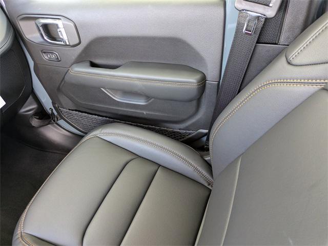 new 2025 Jeep Gladiator car, priced at $45,102