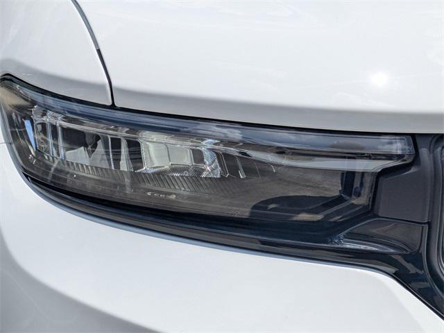 new 2025 Jeep Grand Cherokee car, priced at $46,598