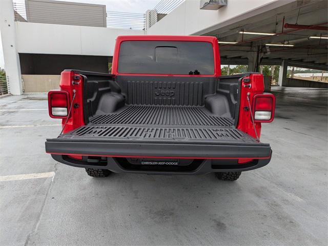 new 2025 Jeep Gladiator car, priced at $44,977