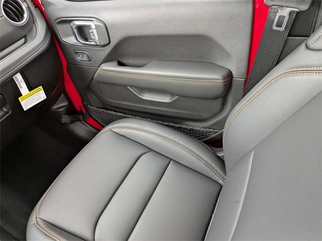 new 2025 Jeep Gladiator car, priced at $44,977