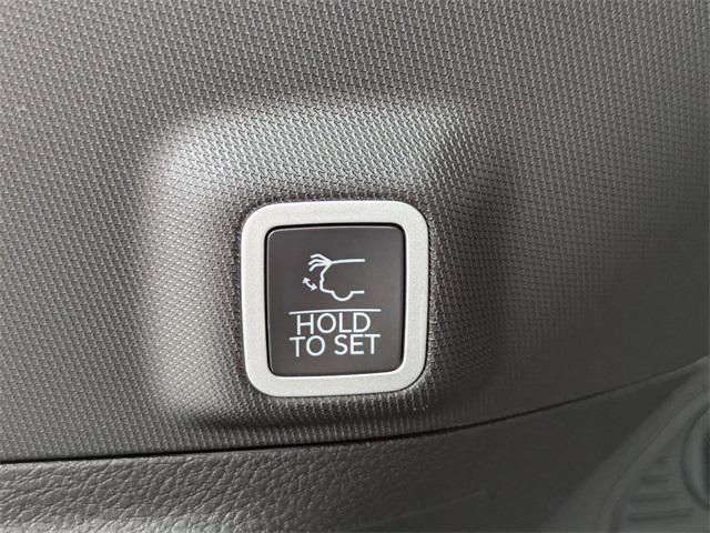 new 2025 Jeep Grand Cherokee car, priced at $50,590