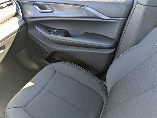 new 2025 Jeep Grand Cherokee car, priced at $39,830