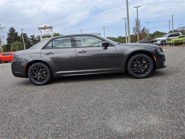 new 2023 Chrysler 300 car