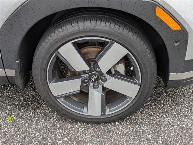 used 2024 Hyundai Santa Fe car, priced at $34,990