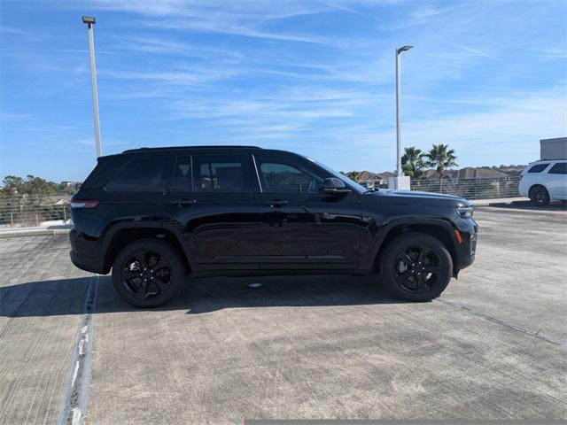 new 2025 Jeep Grand Cherokee car, priced at $43,036