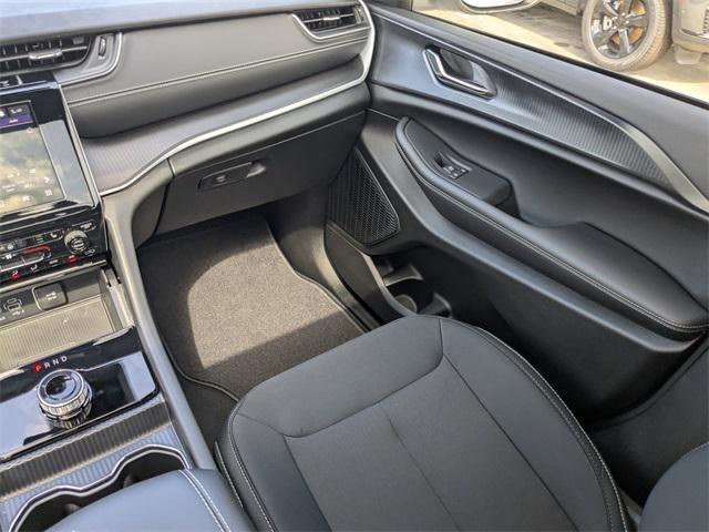 new 2025 Jeep Grand Cherokee car, priced at $38,718