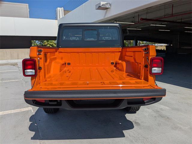 new 2025 Jeep Gladiator car, priced at $40,564