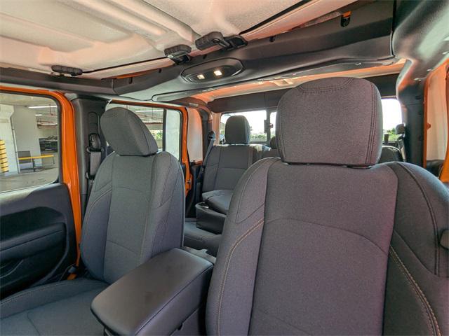 new 2025 Jeep Gladiator car, priced at $40,564
