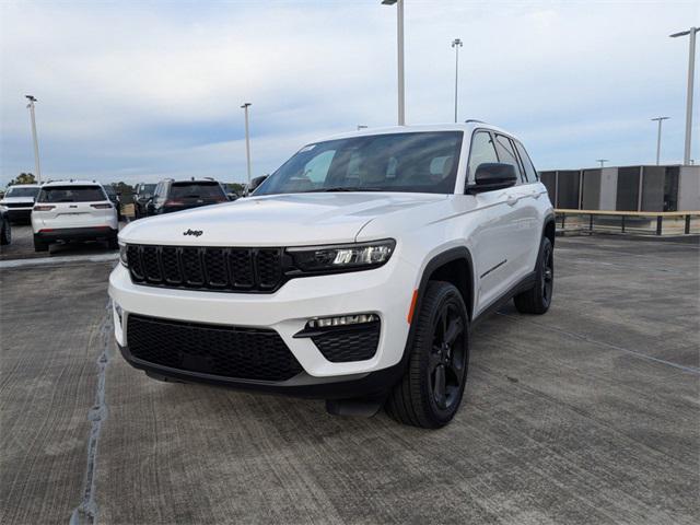 new 2025 Jeep Grand Cherokee car, priced at $42,500