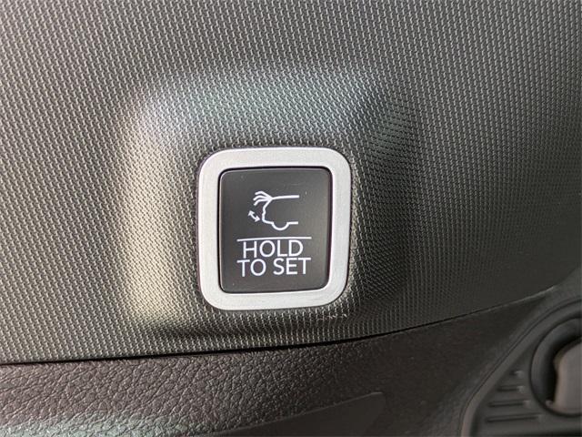 new 2025 Jeep Grand Cherokee car, priced at $44,235