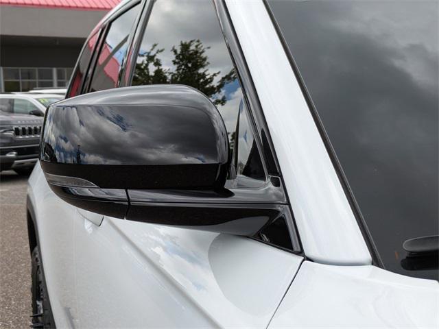 used 2024 Jeep Grand Cherokee car, priced at $37,990