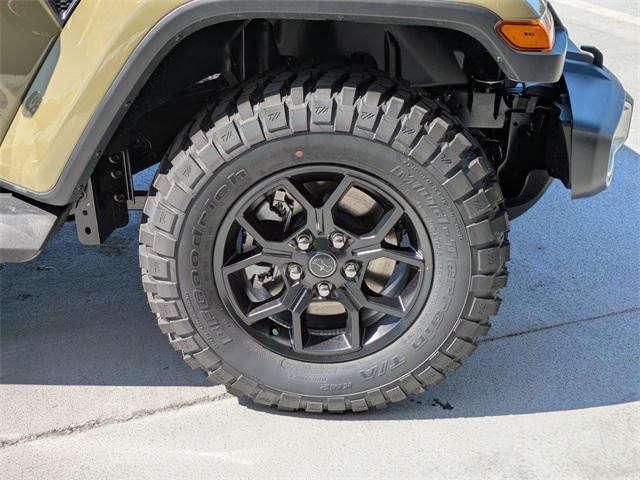 new 2025 Jeep Gladiator car, priced at $44,977