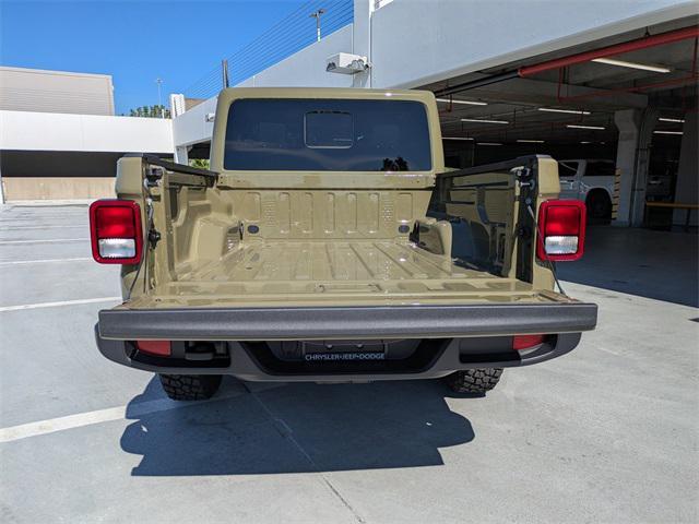 new 2025 Jeep Gladiator car, priced at $44,977