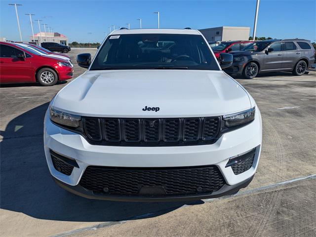 new 2025 Jeep Grand Cherokee car, priced at $50,680