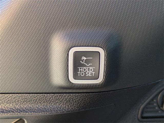 new 2025 Jeep Grand Cherokee car, priced at $50,680