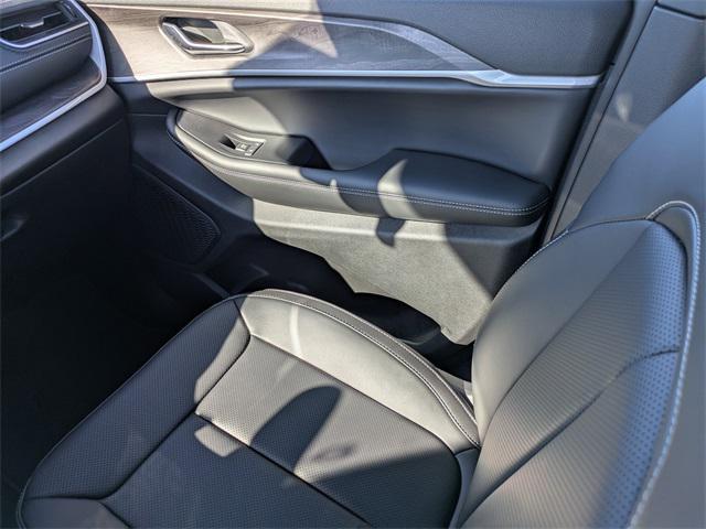 new 2025 Jeep Grand Cherokee car, priced at $50,680