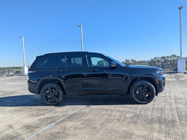 new 2025 Jeep Grand Cherokee car, priced at $43,036