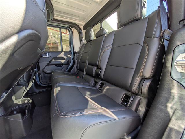 new 2025 Jeep Gladiator car, priced at $45,102