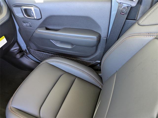 new 2025 Jeep Gladiator car, priced at $45,102