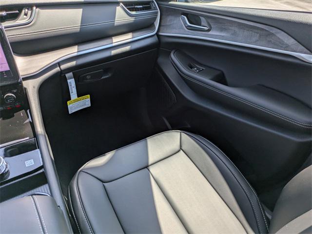 new 2025 Jeep Grand Cherokee car, priced at $46,735