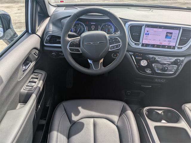 new 2025 Chrysler Pacifica car, priced at $40,275