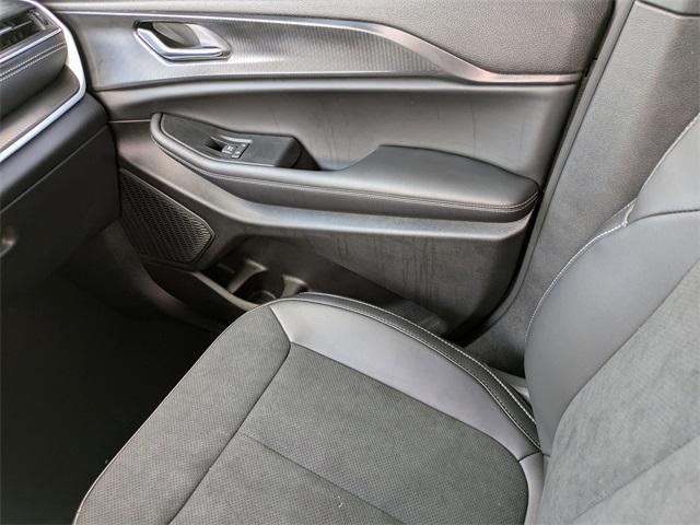 new 2025 Jeep Grand Cherokee car, priced at $42,853