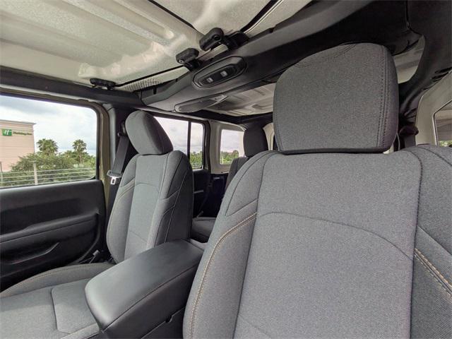 new 2025 Jeep Wrangler car, priced at $46,384