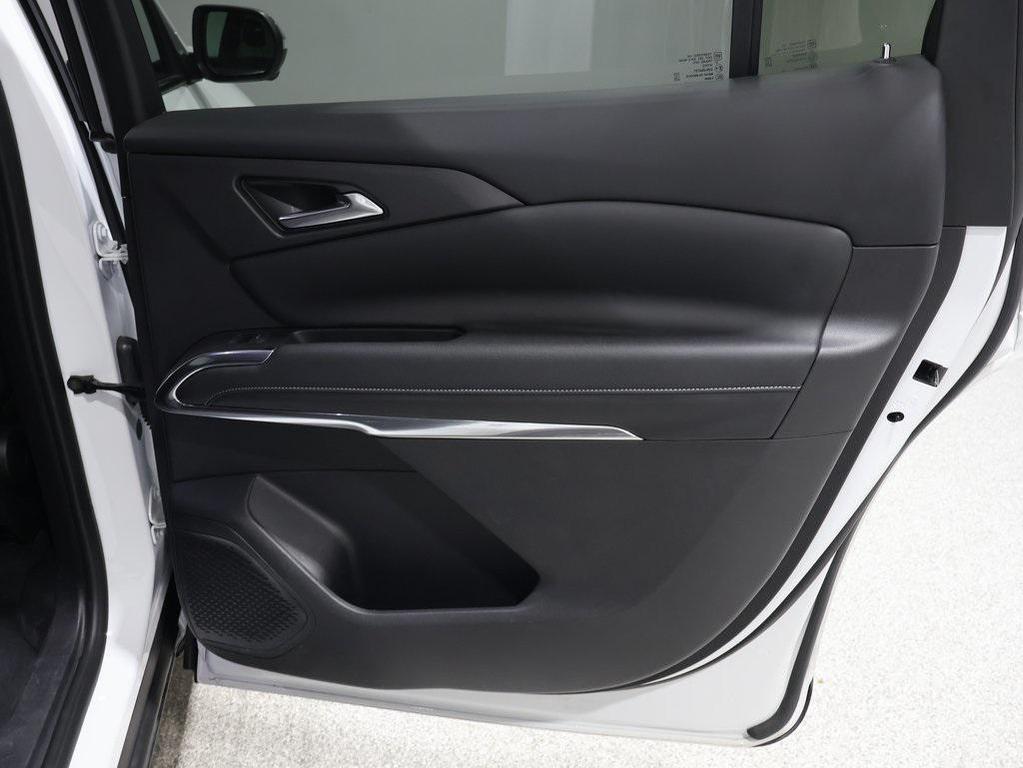used 2024 Chevrolet Traverse car, priced at $37,942