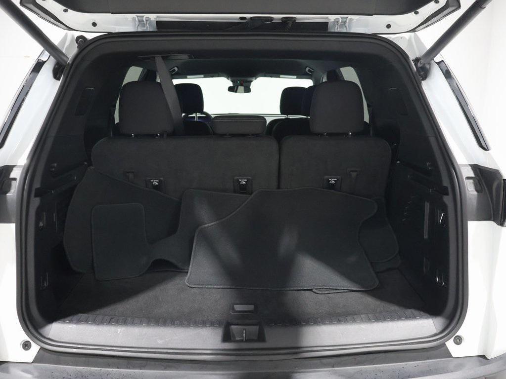 used 2024 Chevrolet Traverse car, priced at $37,942