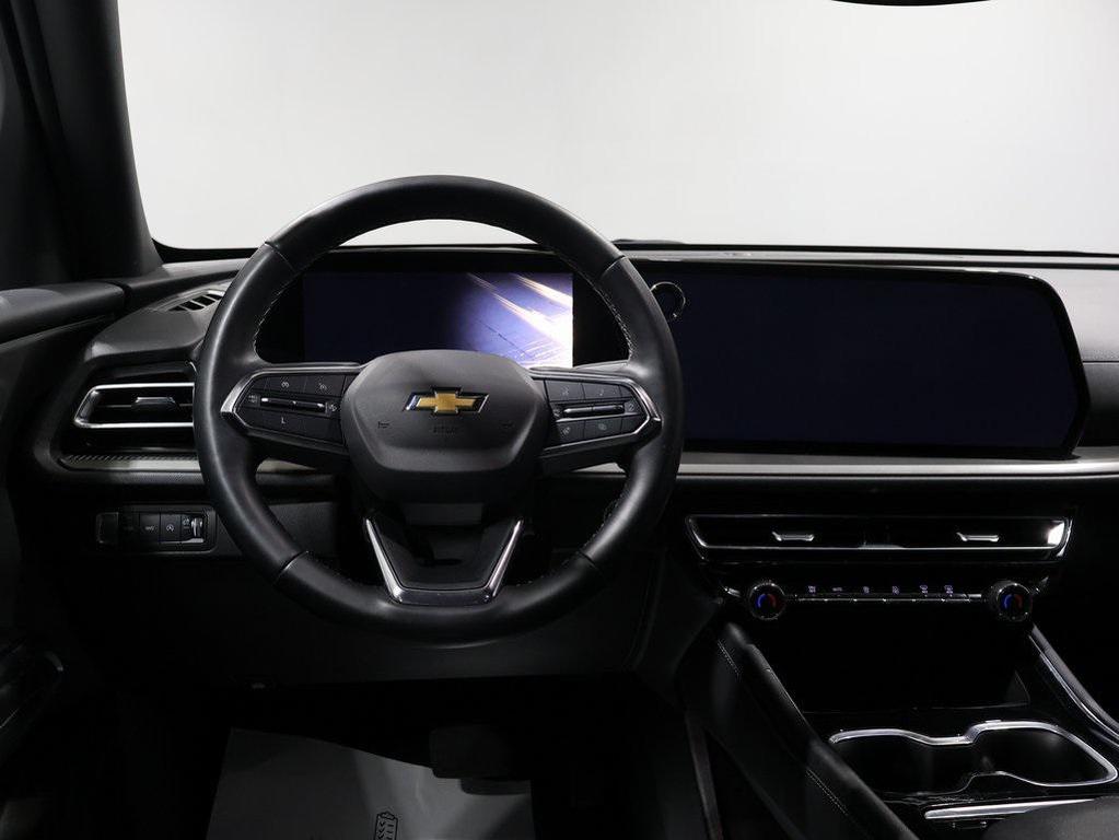 used 2024 Chevrolet Traverse car, priced at $37,942