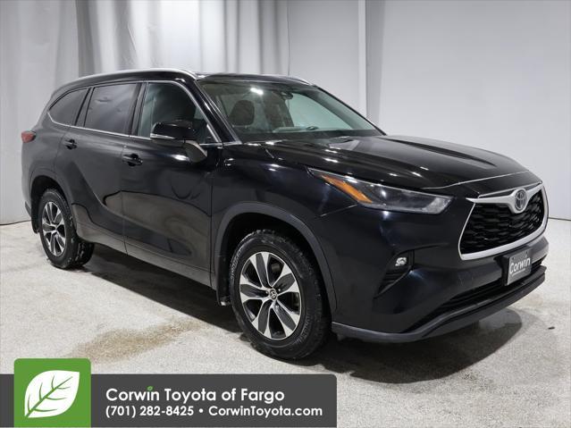 used 2021 Toyota Highlander car, priced at $33,661