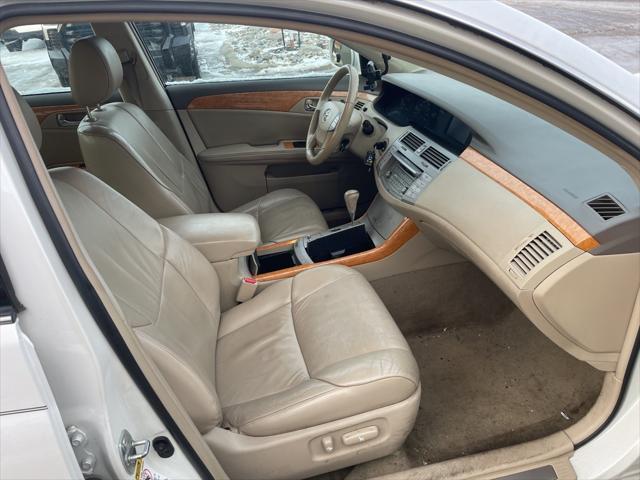 used 2005 Toyota Avalon car