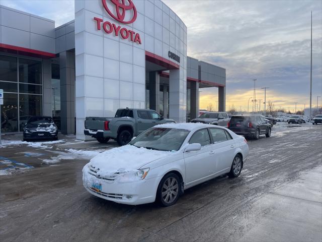 used 2005 Toyota Avalon car