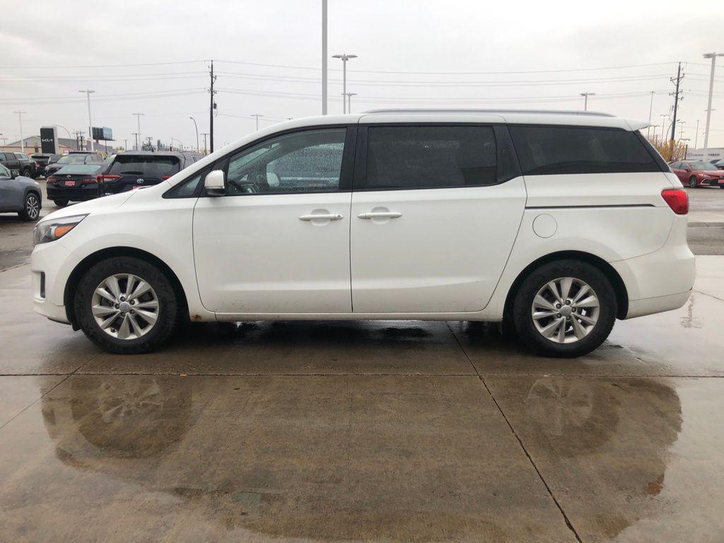 used 2016 Kia Sedona car