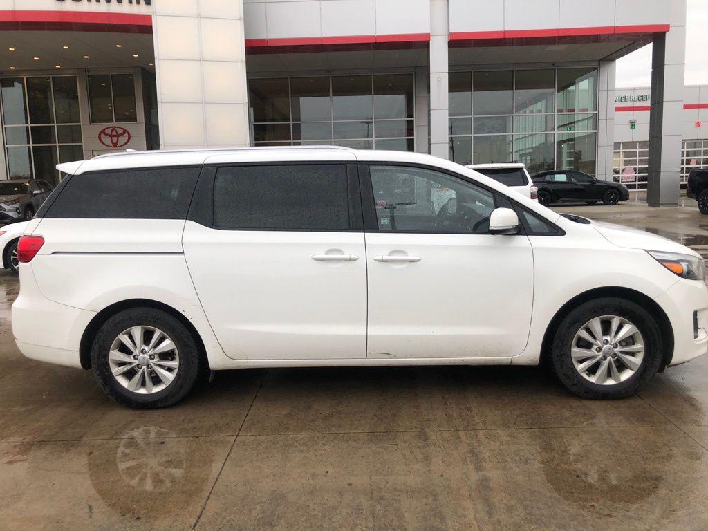 used 2016 Kia Sedona car