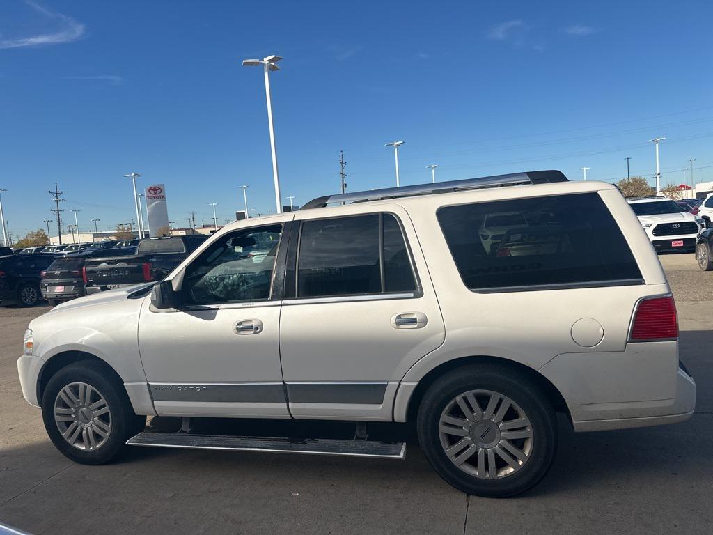 used 2014 Lincoln Navigator car, priced at $4,800