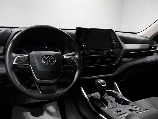 used 2024 Toyota Highlander car, priced at $39,500