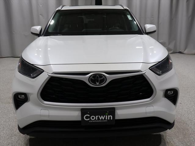 used 2022 Toyota Highlander car, priced at $42,574