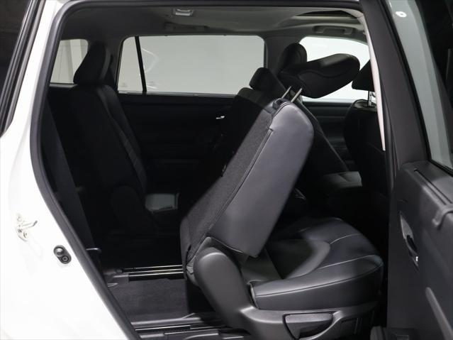 used 2022 Toyota Highlander car, priced at $42,574