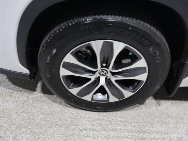 used 2022 Toyota Highlander car, priced at $42,574