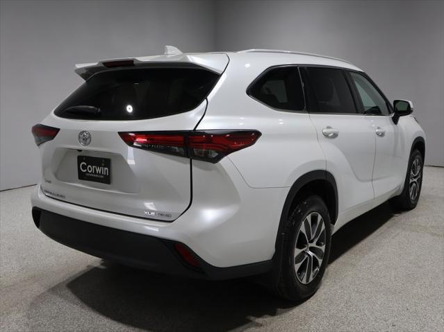 used 2022 Toyota Highlander car, priced at $42,574