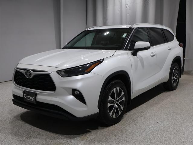 used 2022 Toyota Highlander car, priced at $42,574