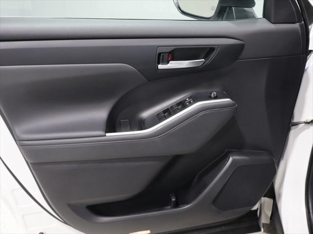 used 2022 Toyota Highlander car, priced at $42,574