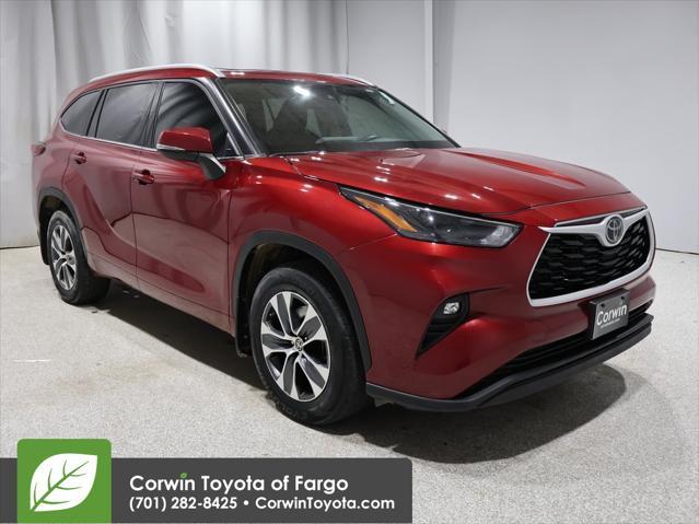 used 2022 Toyota Highlander car, priced at $35,452