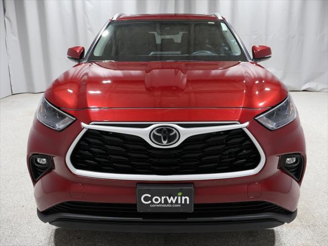 used 2022 Toyota Highlander car, priced at $34,985