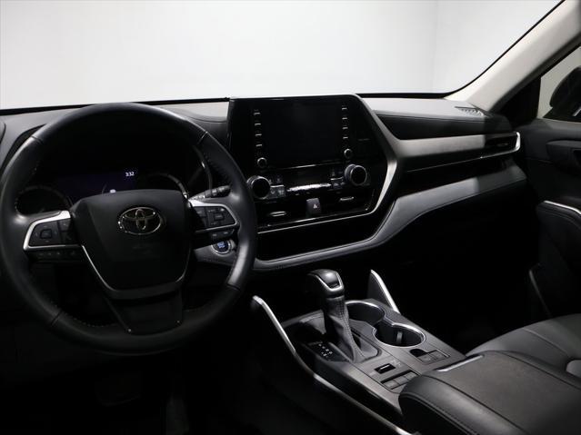 used 2022 Toyota Highlander car, priced at $34,985